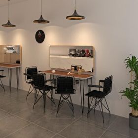 Kenzlife Hem75Mazlum 140x40 cm Ceviz Siyah Masa ve 4 Adet Kolçaklı Sırt Minderli Siyah Sandalye Takımı