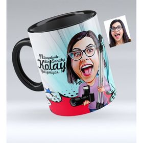 Kişiye Özel Bayan Fotoğraf Sanatçısı Karikatürlü Siyah 1 Kupa Bardak