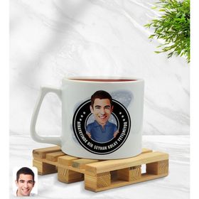 Kişiye Özel Erkek Kolay Yetişmiyor Karikatürlü Middle Beyaz Kupa