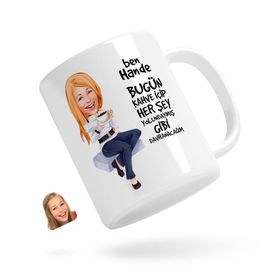 Kişiye Özel Kadın Her Şey Yolundaymış Gibi Karikatürlü Beyaz Kupa