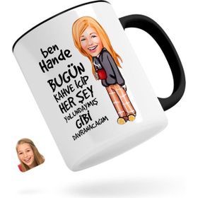 Kişiye Özel Kadın Her Şey Yolundaymış Gibi Karikatürlü Siyah Kupa Bardak