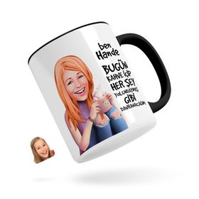 Kişiye Özel Kadın Her Şey Yolundaymış Gibi Karikatürlü Siyah Kupa