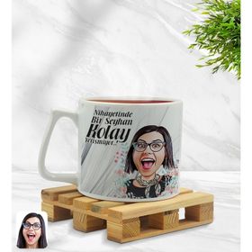 Kişiye Özel Kadın Kolay Yetişmiyor Karikatürlü Middle Beyaz Kupa