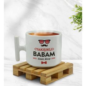 Kişiye Özel Yakışıklı Babam Tasarımlı T Kulplu Beyaz Middle Kupa