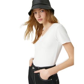 Koton 001 Kadın Kırık Beyaz Kısa Kollu V Yaka Viskoz Dar Kesim T-shirt