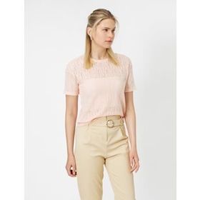 Koton 0YAK13071EK Pembe Bisiklet Yaka Kısa Kollu Dantel Detaylı Kadın T-shirt