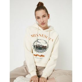Koton TYC00057229912 Ekru Kapüsonlu Yazili Baskili Crop Kadın Sweatshirt