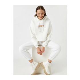 Koton TYC00057229912 Ekru Kapüsonlu Yazili Baskili Crop Kadın Sweatshirt