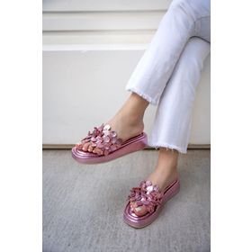 Laminta Manje Pembe 4 cm Püskül Detaylı Kalın Tabanlı Kadın Terlik