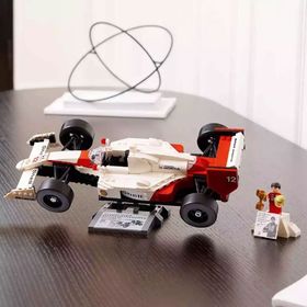Lego 10330 693 Parça Icons Mclaren MP4/4 ve Ayrton Senna Yaratıcı Model Araba Yapım Seti
