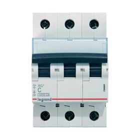 Legrand 403696 XG3 C Tipi 3x50 Amper 6 kA Otomatik Sigorta