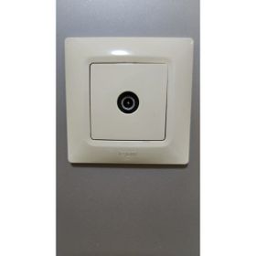 Legrand 767425 Salbei Bej F Tipi Tv Priz