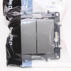 Legrand Raventi 768806 Komutator Titanyum Priz
