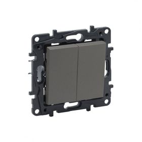 Legrand Raventi 768806 Komutator Titanyum Priz