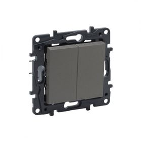 Legrand Raventi 768806 Komutator Titanyum Priz