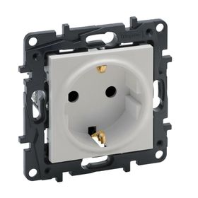 Legrand Raventi Beyaz Çerçeveli Topraklı Priz