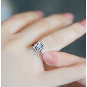 Lilarote 0.35 Ct. Modern Tasarım Baget Kare Tektaş Yüzük