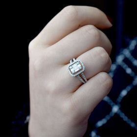 Lilarote 0.85 Ct Baget Pırlanta Modern Tasarım Yüzük