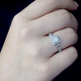 Lilarote Pırlanta Kolları Burgulu Taşlı Altın Baget Yüzük