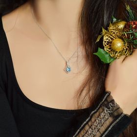 Lilarote Uğur Yuvarlak 925 Ayar Pırlanta Safir Taşlı Gümüş Kolye