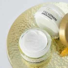 Loreal Paris Yaş Uzmanı 60+ Kırışıklık Karşıtı Besleyici Krem