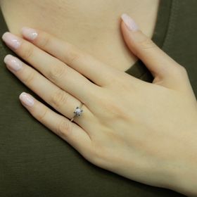 Lova Pırlanta 1070095-20 0.30 Karat Efektli Tektaş Pırlanta Yüzük