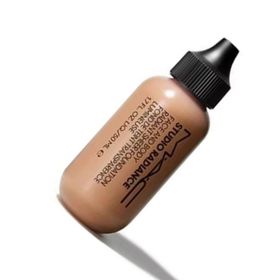Mac Studio Radiance Face and Body Radiant Sheer N2 Fondöten