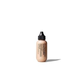 Mac Studio Radiance Face and Body Radiant Sheer W0 Fondöten