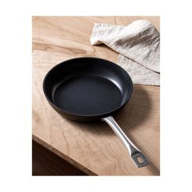 Madame Coco Noir Siyah 24 cm Titanyum Tava