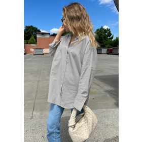 Madmext MG1530 Gri Kadın Oversize Basic Cepli Poplin Gömlek