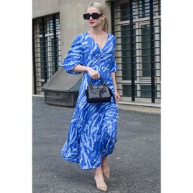 Madmext MG1797 Saks Desenli V Yaka Midi Elbise