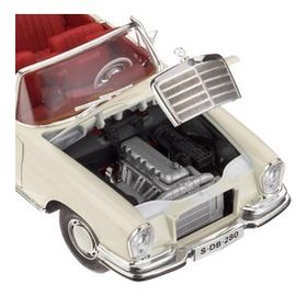 Maisto 1:18 1967 Mercedes-Benz 280 SE Model Araba