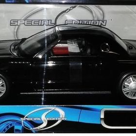 Maisto Ford Thunderbird 2002 1:1 S/E Siyah Model Araba