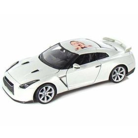 Maisto Nissan Gt-R 1:24 S/E Krem Model Araba