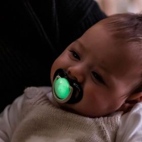 Mamajoo Gece Gündüz 6 Ay 2'li Sterilizasyon Saklama Kutulu Silikon Ortodontik Emzik