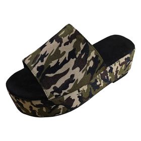 MaNMaNing Slip-On Kamuflaj Kumaş Açık Parmak Kalın Topuk Kama Kadın Sandalet