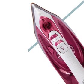 Masterjet 2600 Watt Seramik Ağır Taban Teknolojisi ile Kolay Kırışık Gideren 180 gr Şok Buharlı Ütü