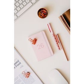 Matt Notebook 2026 Yılı 12 Aylık Pembe Lastikli Günlük Cep Ajandası