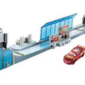 Mattel DVT46 Cars 3 Film Sahneleri Oyun Setleri