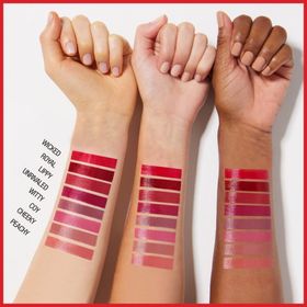 Maybelline New York Super Stay Vinyl Ink 20 Coy Uzun Süre Kalıcı Likit Parlak Ruj