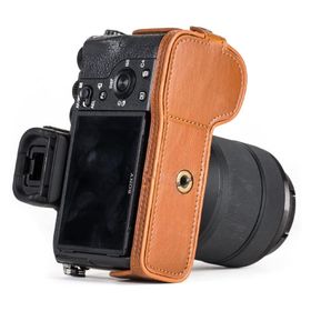 Megagear MG1125 Açık Kahverengi Sony Alpha A7S Iı, A7R Iı, A7 Iı Fotoğraf Makinesi Çantası