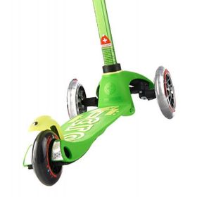 Micro MCR.MMD002 Green Mini Deluxe Scooter