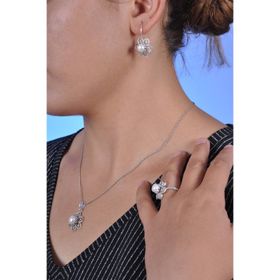 Midyat Nurtaş MNG201013542 İnci Taşlı Papatya Model Oksitli Telkari Kadın Gümüş Üçlü Set