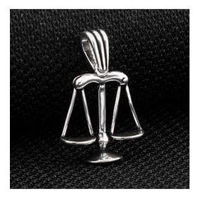 Mona Roza Adalet Terazisi 925 Ayar Gümüş Kolye Ucu