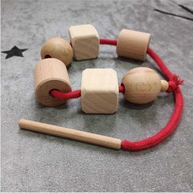 Montessori Moccotoys G12205818000115 Ahşap Boncuk Dizme & İp Geçirme Oyuncak