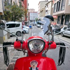 Motocam Arora Malibu 125 Ön Cam 2017-2026 Model 37 cm Şeffaf Renkli 4 mm Aparatsız Motosiklet Rüzgarlık