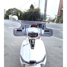 Motocam Küba Bannry Ön Cam 2024-2026 Model 39 cm Füme Renkli 4 mm Elcikli Aparatsız Motosiklet Rüzgarlık