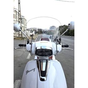 Motocam Küba Bannry Ön Cam 2024-2026 Model 43 cm Şeffaf Renkli 4 mm Aparatsız Motosiklet Rüzgarlık