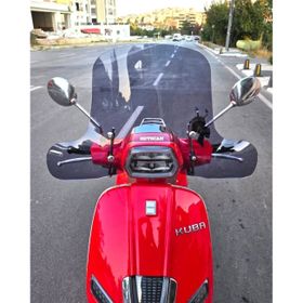 Motocam Kuba Bevely Ön Cam 2022-2026 Model 37 cm Füme Renkli 4 mm Elcikli Aparatsız Motosiklet Rüzgarlık