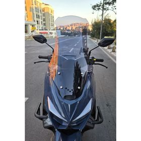 Motocam Küba Newcity 50 Ön Cam 2023-2026 Model 75 cm Füme Renkli 4 mm Uzun Motosiklet Rüzgarlık